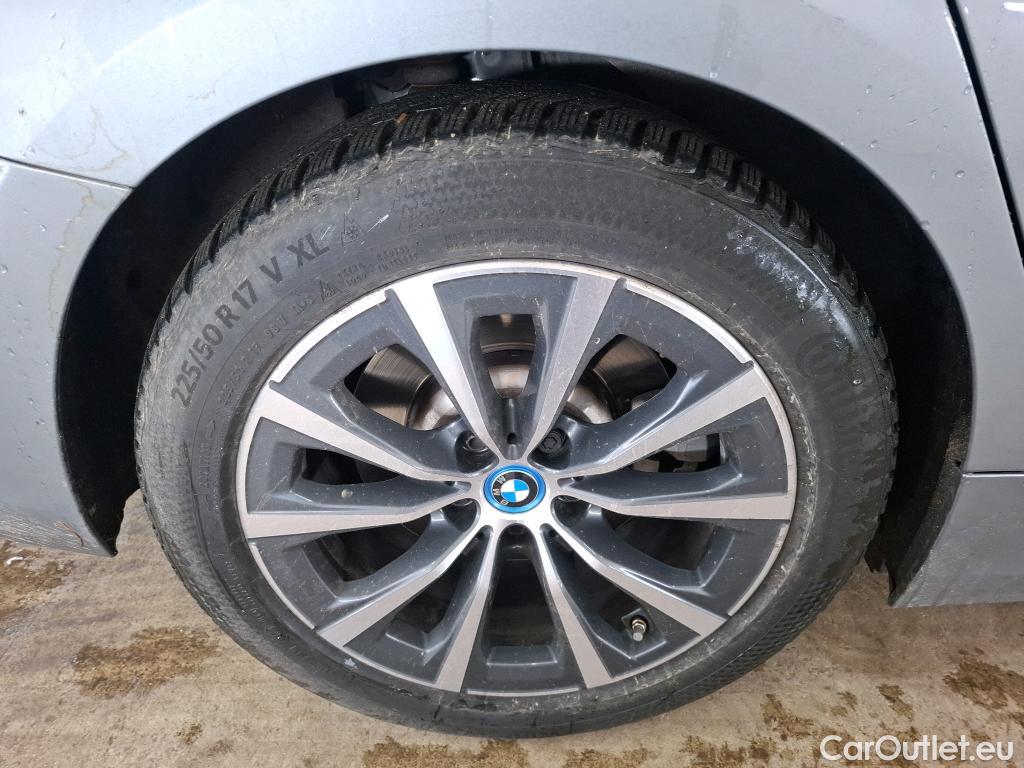  Bmw  Serie 3 BMW Série 3 Touring / 2022 / 5P / Break 320e xDrive 204 Busi Design BVA8 Hybride #28