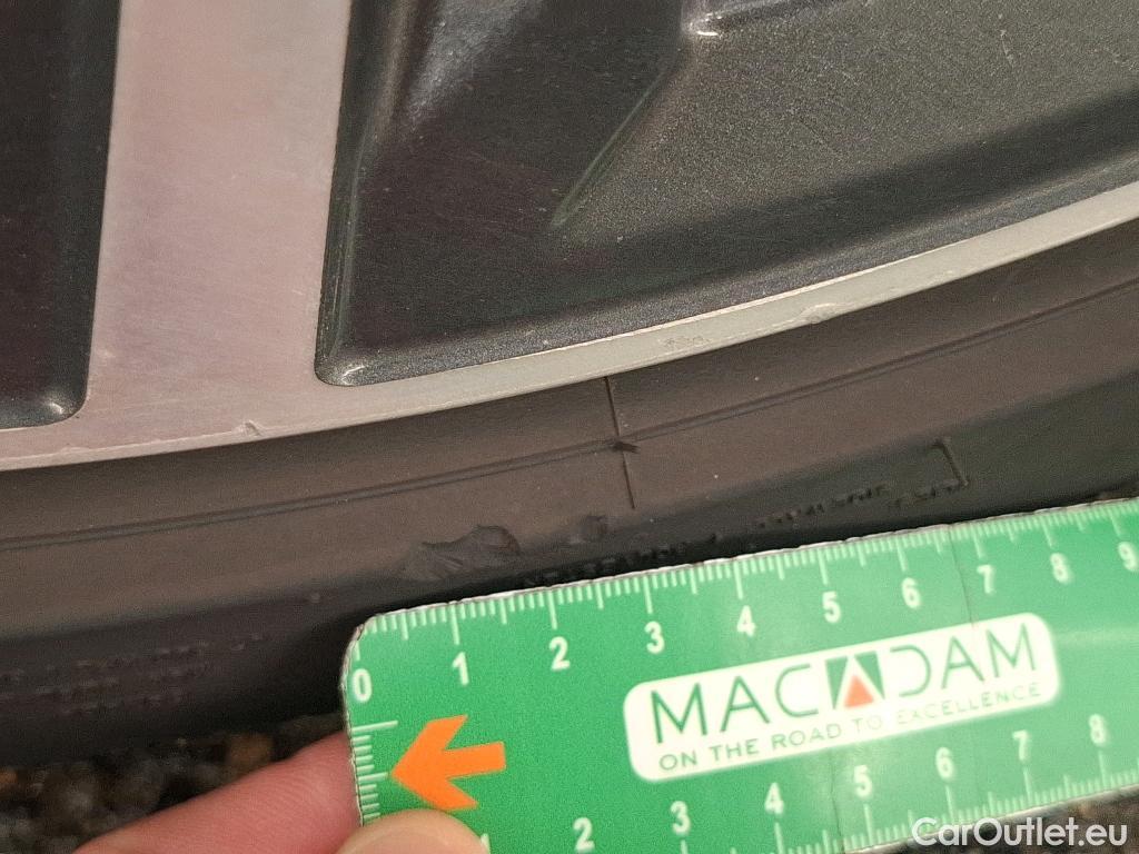  Bmw  Serie 1 BMW Série 1 / 2019 / 5P / Berline 116i Business Design #4