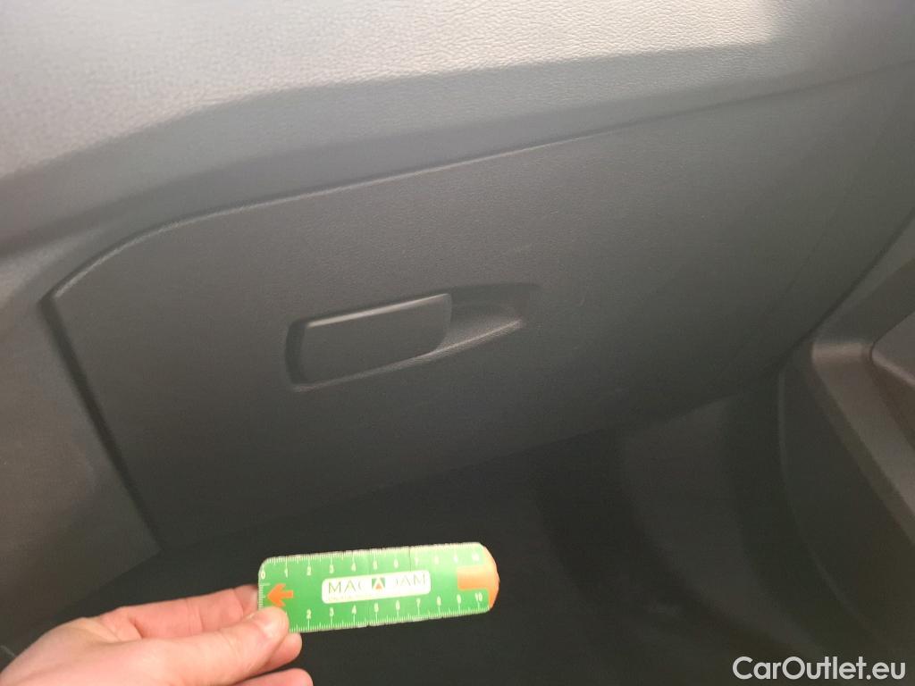  Bmw  Serie 1 BMW Série 1 / 2019 / 5P / Berline 116i Business Design #17