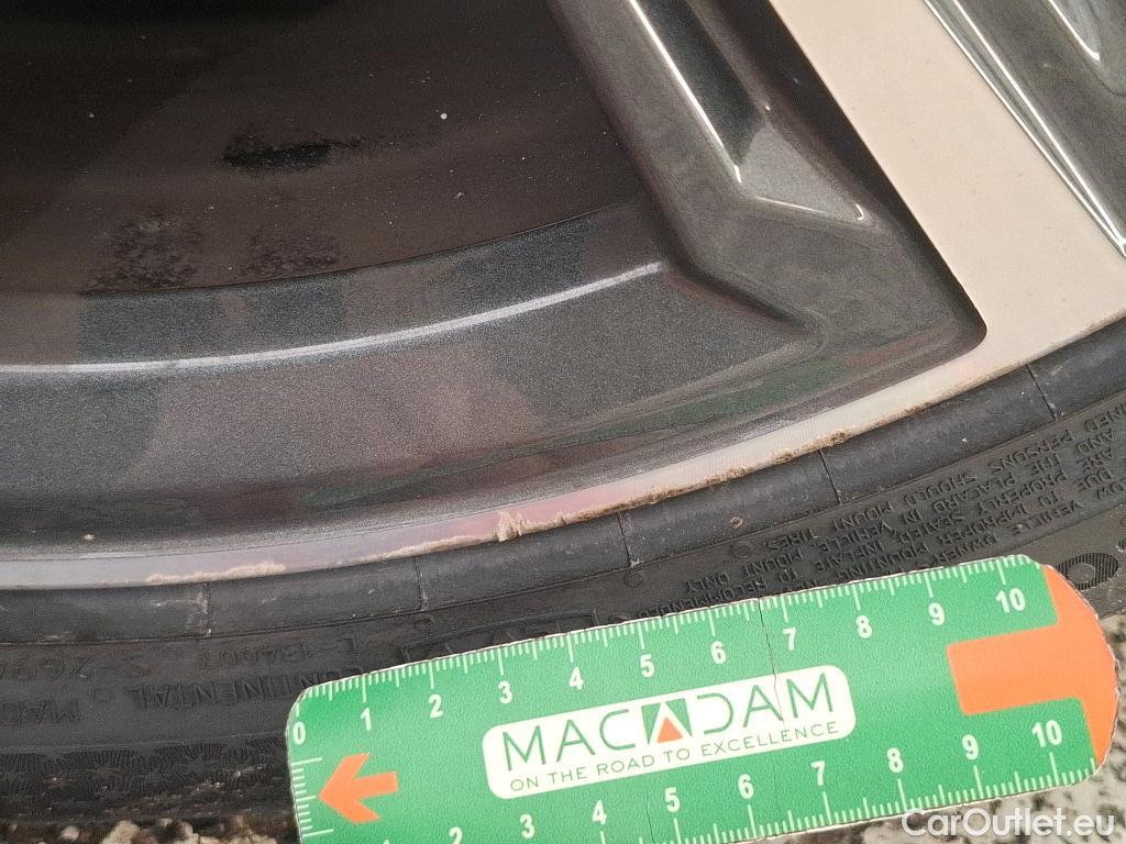  Bmw  Serie 1 BMW Série 1 / 2019 / 5P / Berline 116i Business Design #9