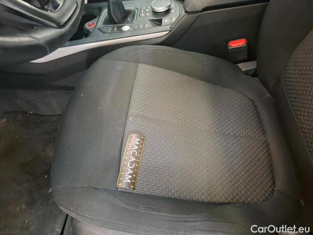  Bmw  Serie 1 BMW Série 1 2019 5P Berline 15 116D Business Design #9