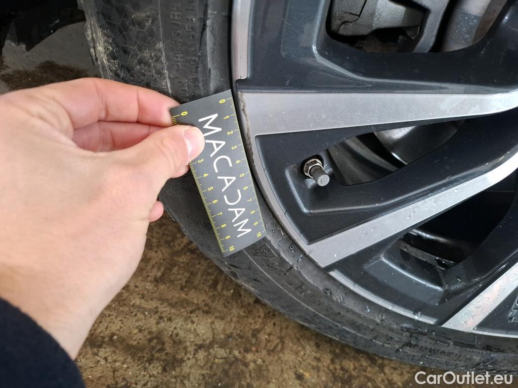  Bmw  Serie 3 BMW Série 3 Touring / 2022 / 5P / Break 320e xDrive 204 Busi Design BVA8 Hybride #26