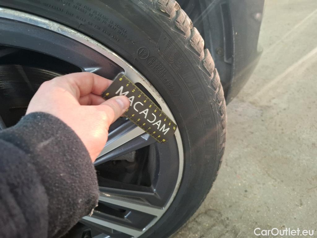  Bmw  Serie 1 BMW Série 1 2019 5P Berline 15 116D Business Design #49