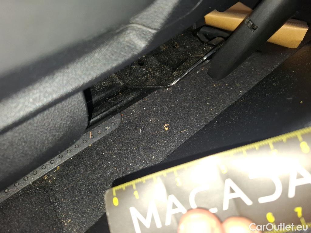  Bmw  Serie 1 BMW Série 1 2019 5P Berline 15 116D Business Design #8