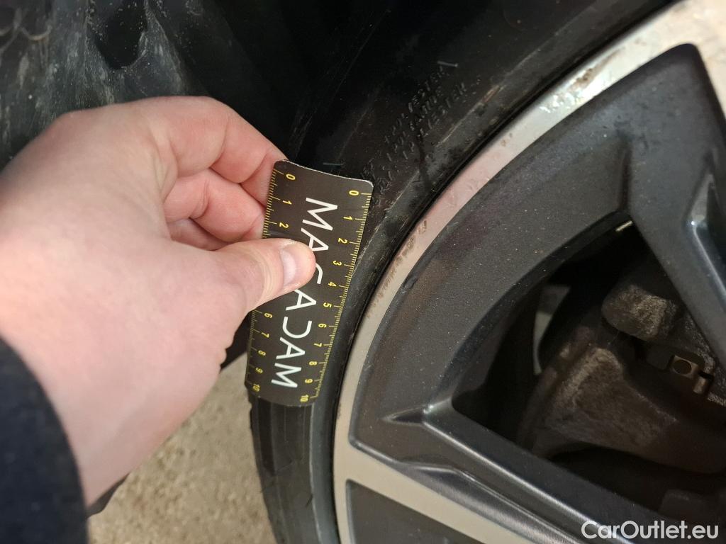  Bmw  Serie 1 BMW Série 1 2019 5P Berline 15 116D Business Design #35