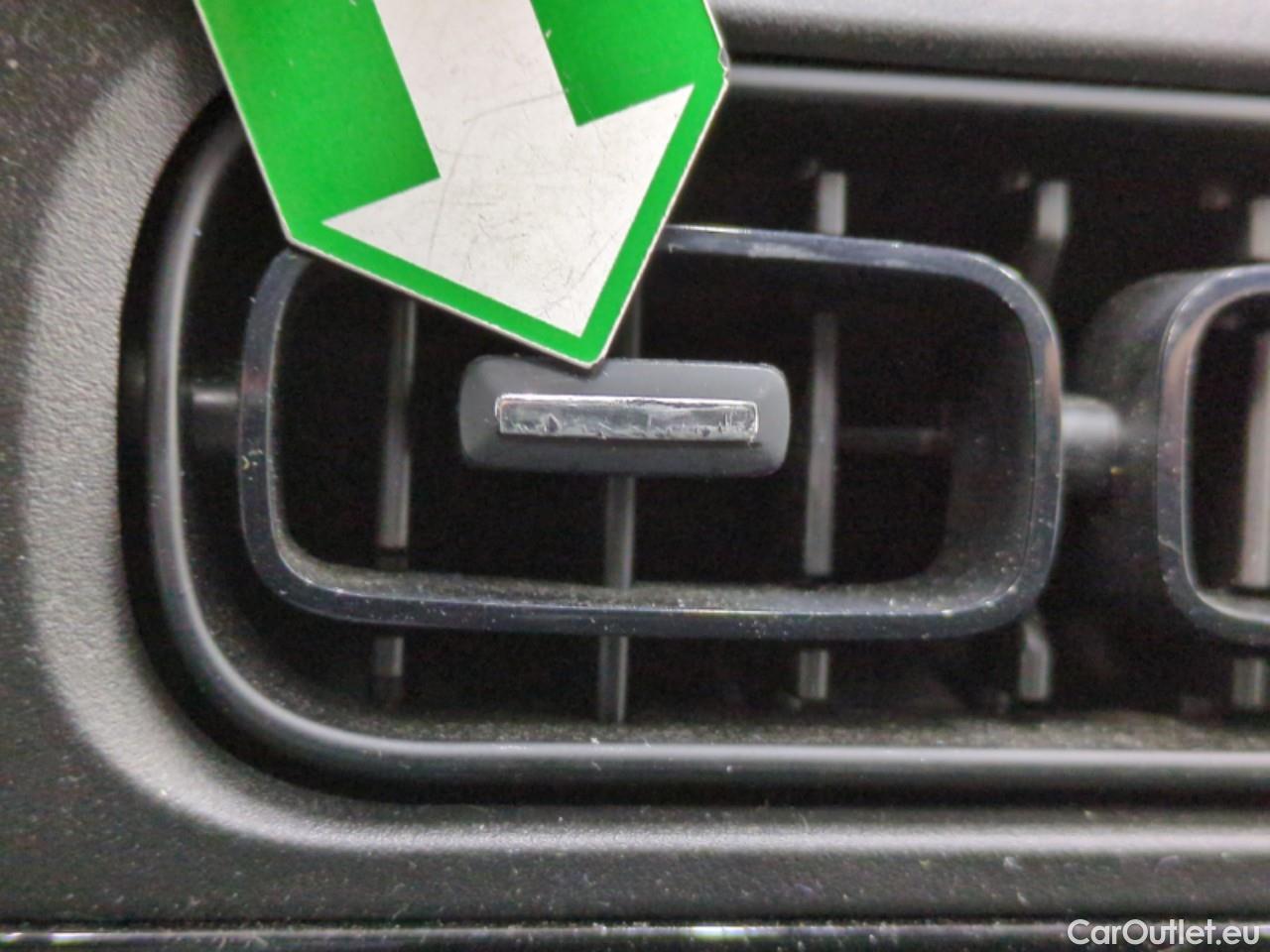  Citroen  C3  Société Feel Business R 1.5 BlueHDI 100CV BVM6 E6dT #1