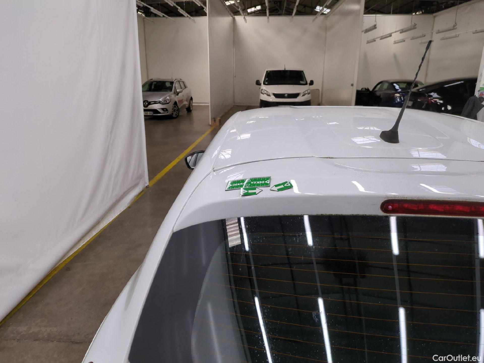  Citroen  C3  Société Feel Business R 1.5 BlueHDI 100CV BVM6 E6dT #27