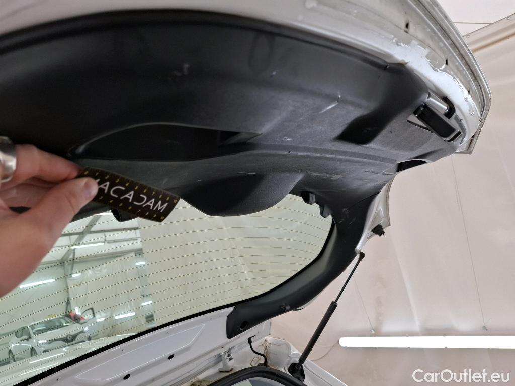  Peugeot  208  Affaire Premium Pack 1.5 HDi 100CV BVM5 E6dT #32