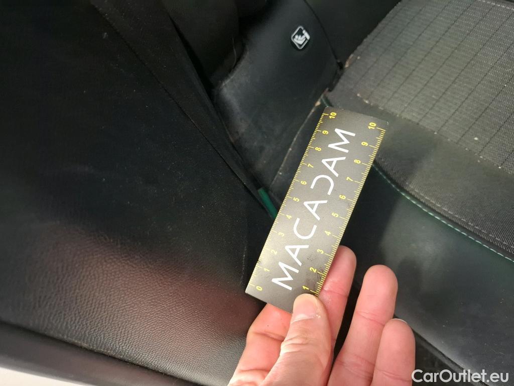  Peugeot  2008  Allure Pack 1.5 HDi 130CV BVA8 E6d #28