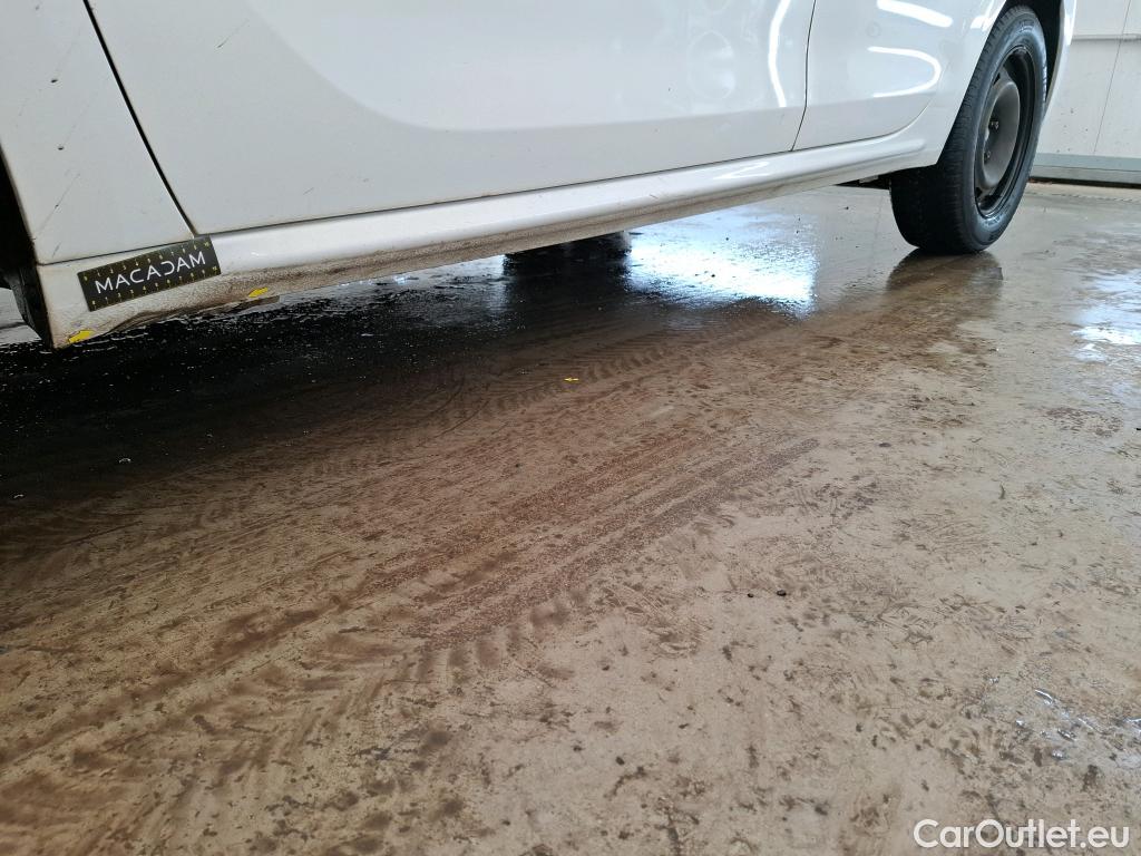  Peugeot  208  Affaire Premium Pack 1.5 HDi 100CV BVM5 E6dT #26