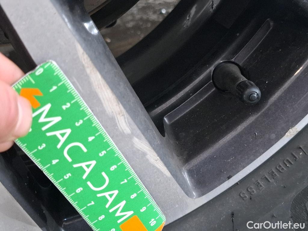  Peugeot  208  Allure 1.2 PureTech 100CV BVM6 E6d #29