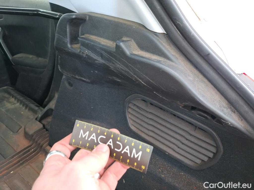  Peugeot  208  Affaire Premium Pack 1.5 HDi 100CV BVM5 E6dT #35