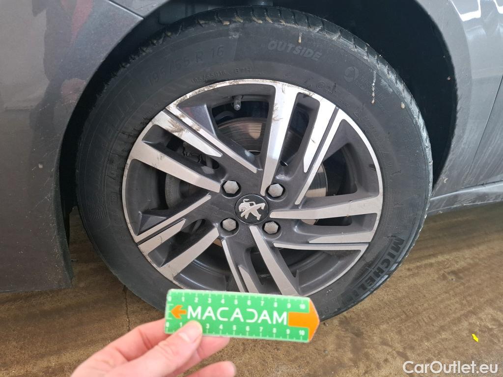  Peugeot  208  Allure 1.2 PureTech 100CV BVM6 E6d #21