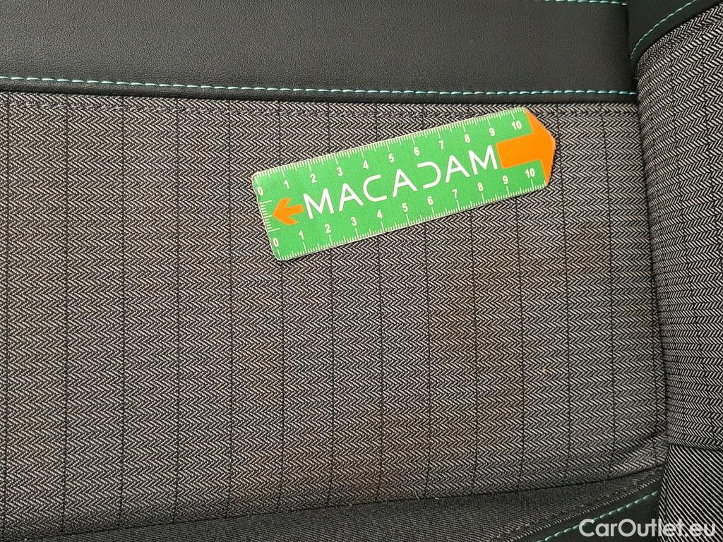  Peugeot  208  Allure 1.2 PureTech 100CV BVM6 E6d #52