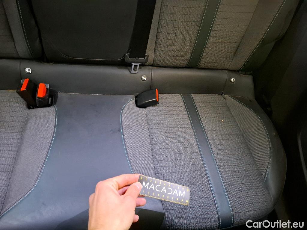  Peugeot  2008  Allure Pack 1.5 HDi 130CV BVA8 E6d #19