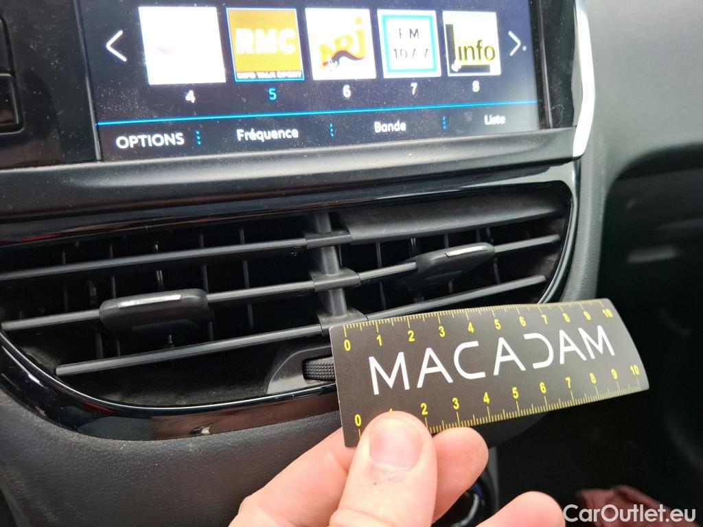  Peugeot  208  Affaire Premium Pack 1.5 HDi 100CV BVM5 E6dT #31