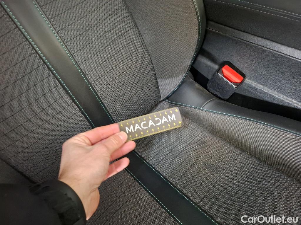  Peugeot  2008  Allure Pack 1.5 HDi 130CV BVA8 E6d #16