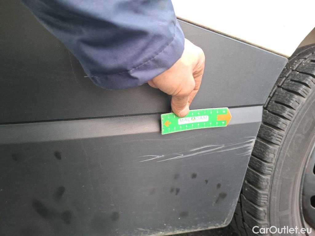  Renault  Trafic  Fourgon L2H1 1300 Confort 1.6 dCi #81