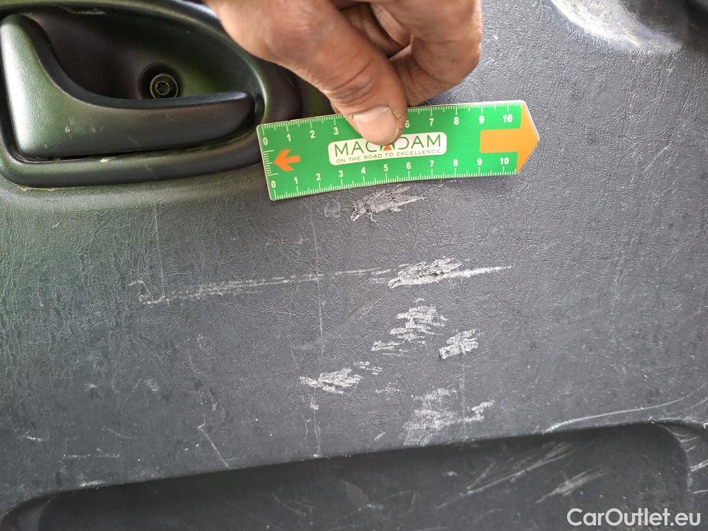  Renault  Trafic  Fourgon L2H1 1300 Confort 1.6 dCi #88