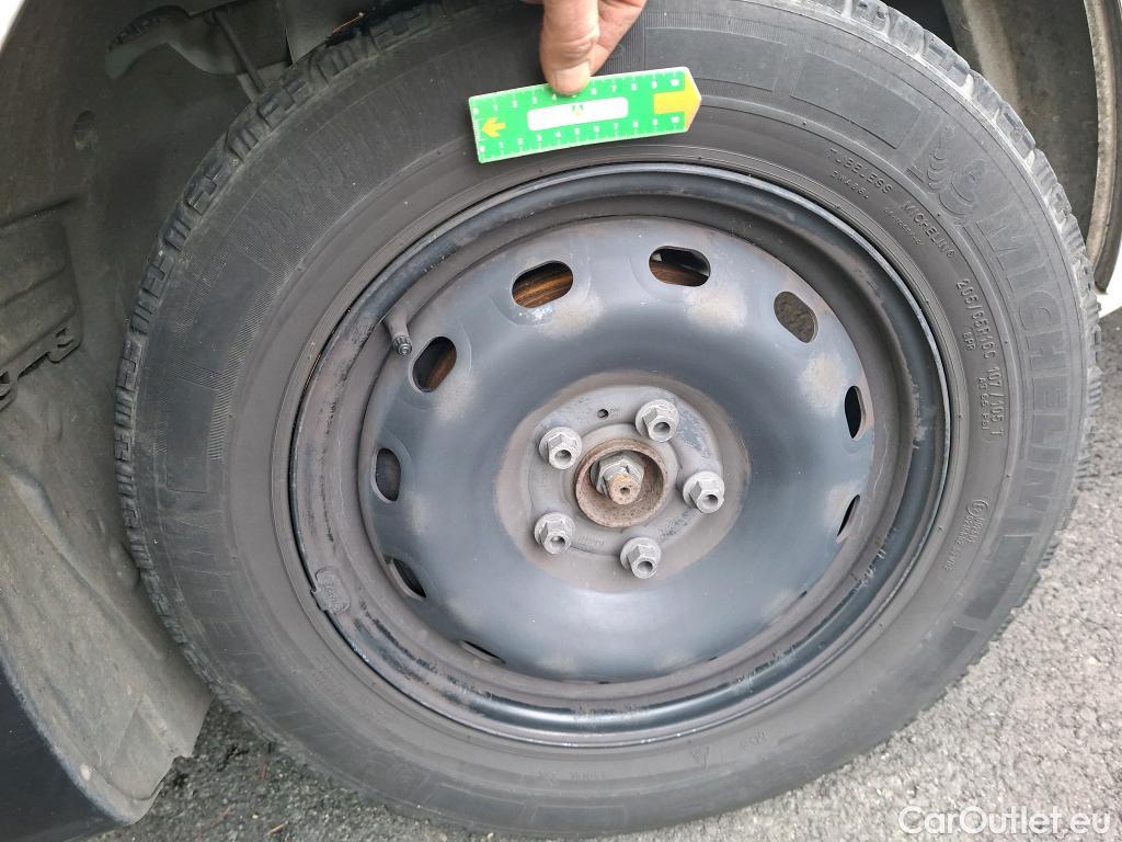  Renault  Trafic  Fourgon L2H1 1300 Confort 1.6 dCi #64