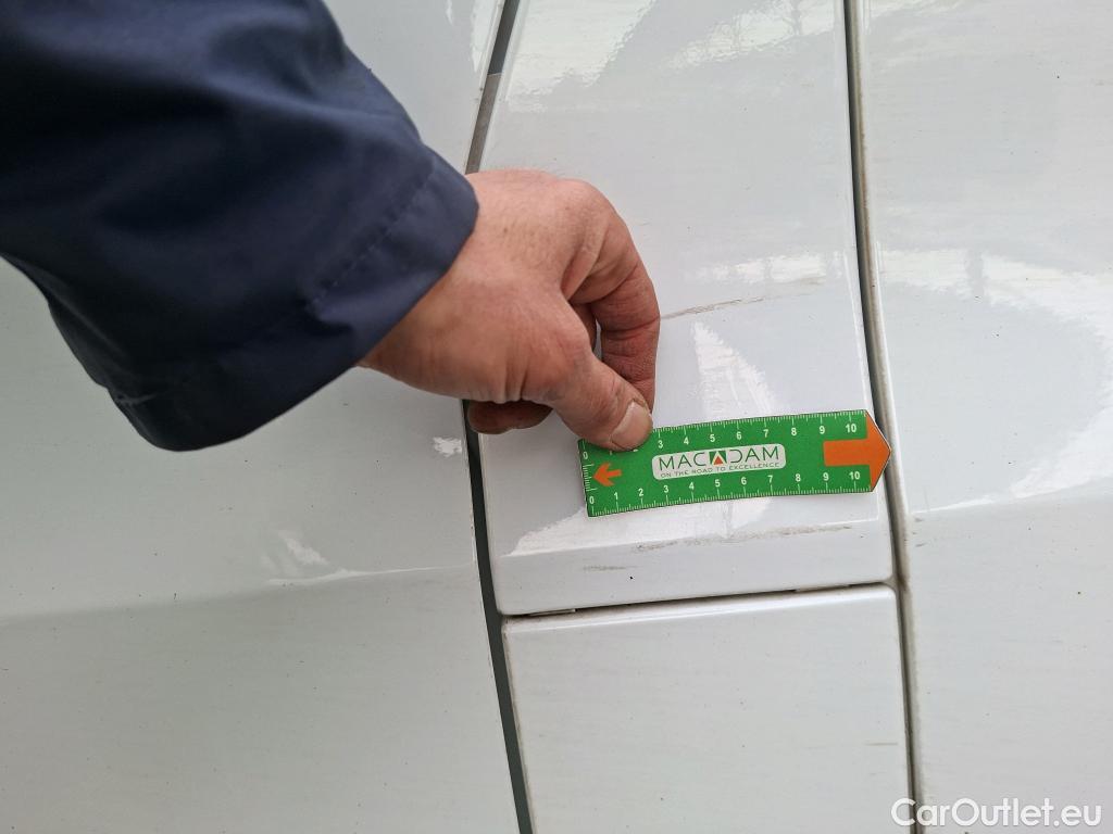  Renault  Trafic  Fourgon L2H1 1300 Confort 1.6 dCi #77