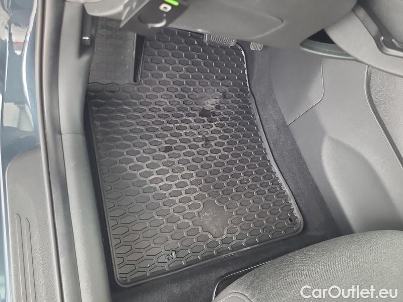  Hyundai  i30  (PD)(01.2017  ->)  kom.1.5TGDI FamilySmart AT #4