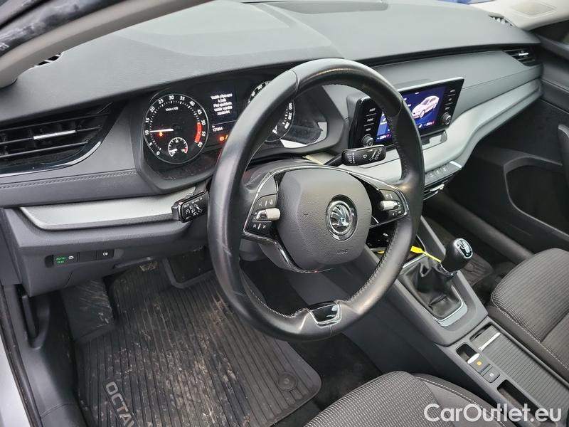  Skoda  Octavia  Lim. (NX3)(2020)  2.0TDI 85 Ambition 5d #4