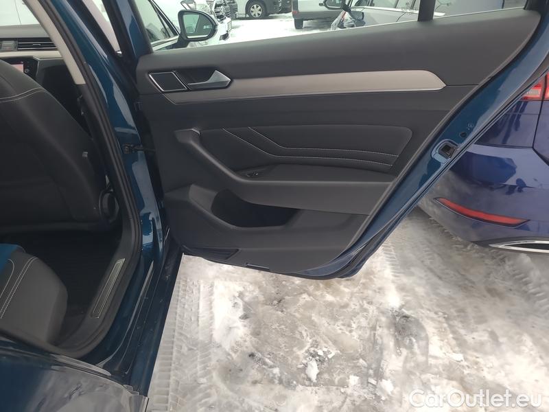  Volkswagen  Passat  Variant (CB5) (2019) Pas.Var.2.0TDI 110 Elegance AT #29