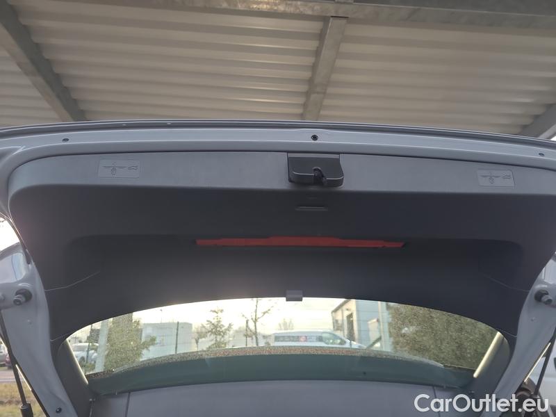  Volkswagen  Golf  VIII (CD1) (2019) 1,5 TSI 96 Life 5d #5