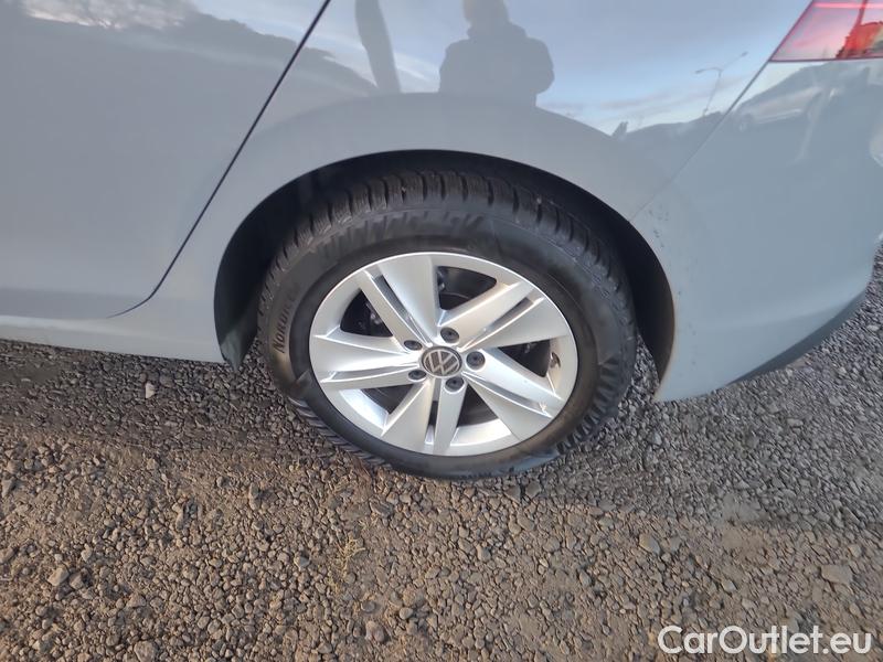  Volkswagen  Golf  VIII (CD1) (2019) 1,5 TSI 96 Life 5d #3