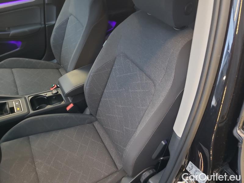  Volkswagen  Golf  VIII (CD1) (2019) 1,5 TSI 96 Life 5d #12