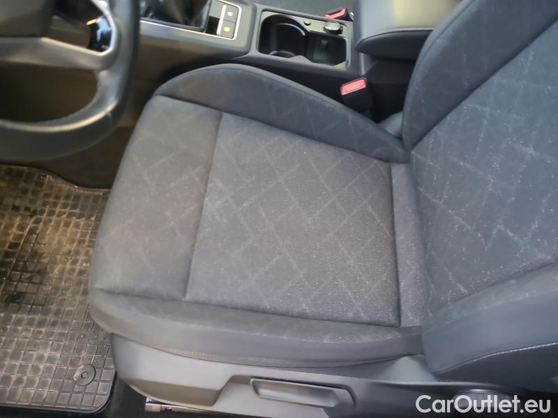  Volkswagen  Golf  VIII (CD1) (2019) 1,5 TSI 96 Life 5d #11