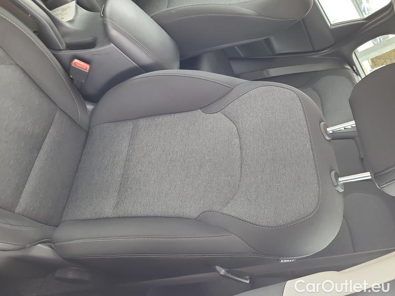  Hyundai  i30  (PD)(01.2017  ->)  kom.1.5TGDI FamilySmart AT #7