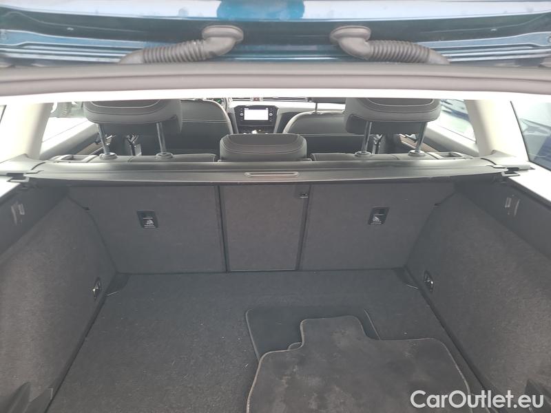  Volkswagen  Passat  Variant (CB5) (2019) Pas.Var.2.0TDI 110 Elegance AT #22