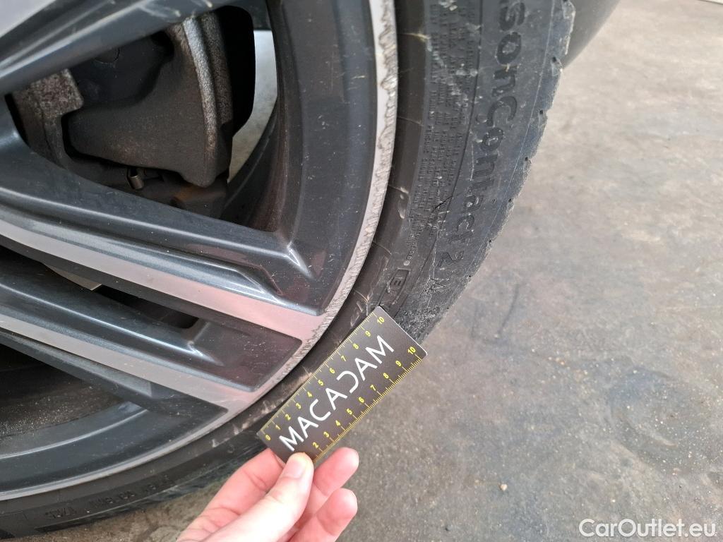  Bmw  Serie 1 BMW Série 1 / 2019 / 5P / Berline 118i DKG7 Business Design #25