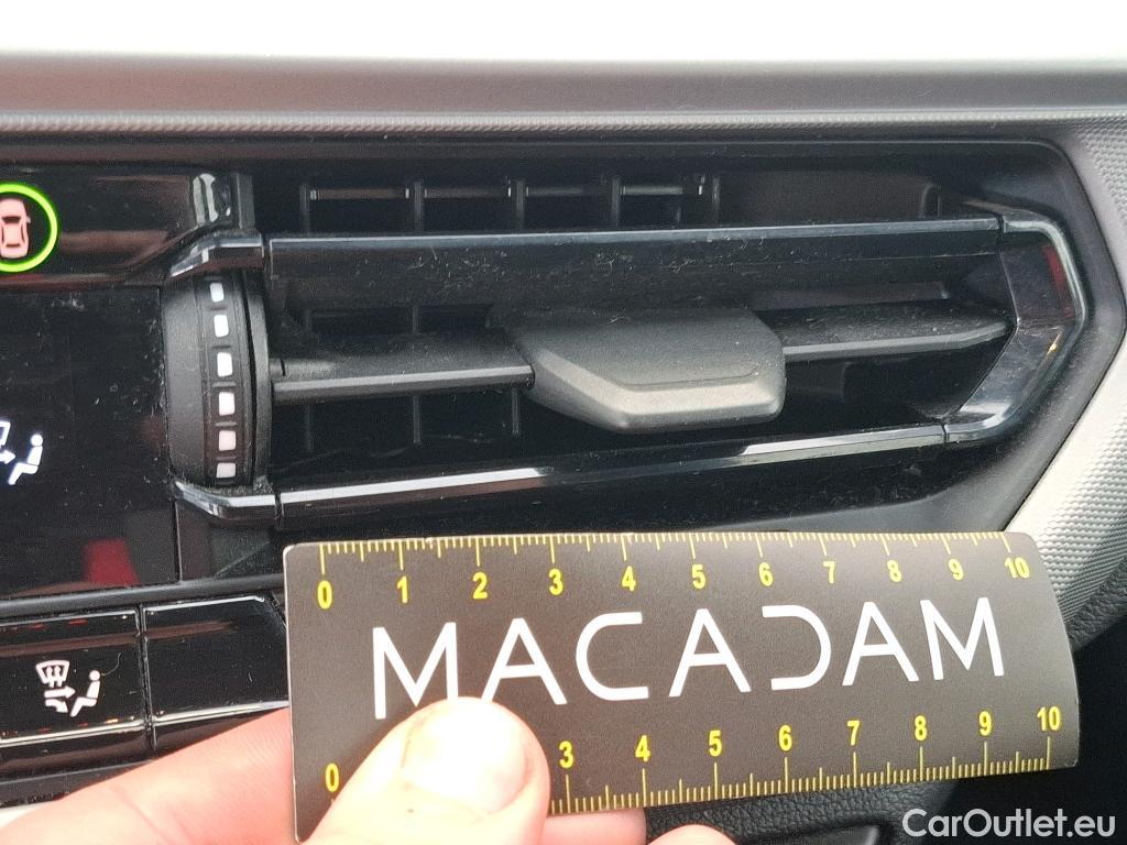  Bmw  Serie 1 Série 1 Berline 118 i Lounge 1.5 140CV BVA7 E6dT #2