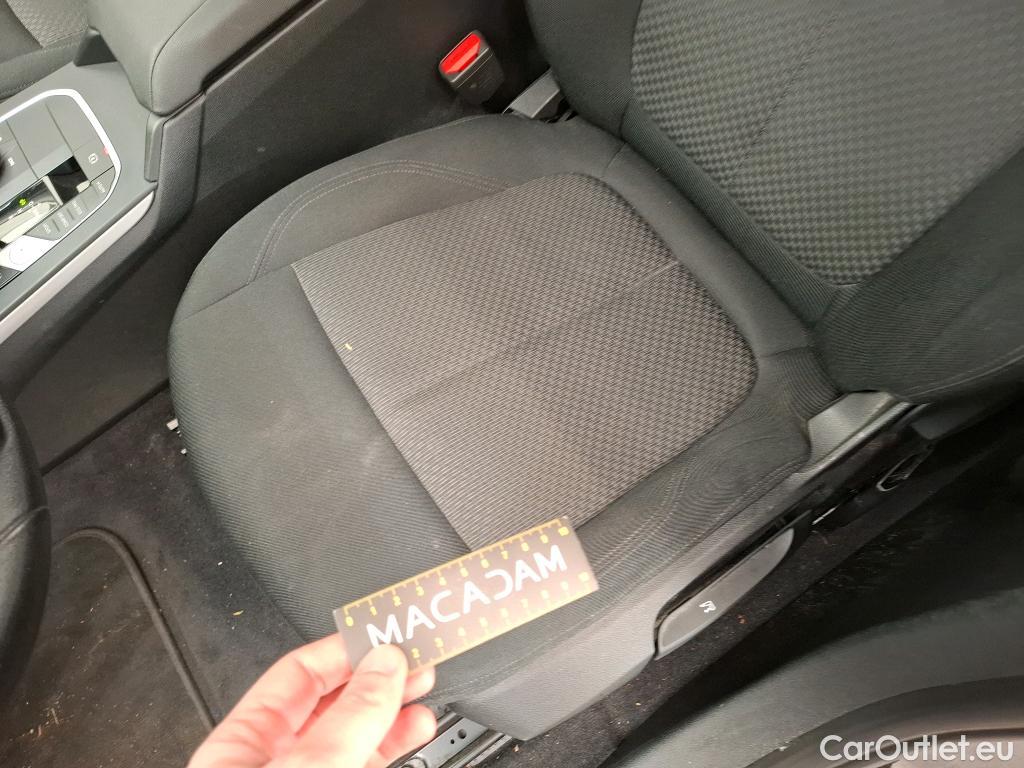  Bmw  Serie 1 BMW Série 1 / 2019 / 5P / Berline 118i DKG7 Business Design #29