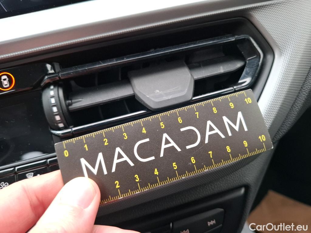  Bmw  Serie 1 BMW Série 1 / 2019 / 5P / Berline 118i DKG7 Business Design #2