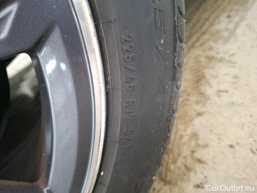  Bmw  Serie 1 Série 1 Berline 118 i Lounge 1.5 140CV BVA7 E6dT #37