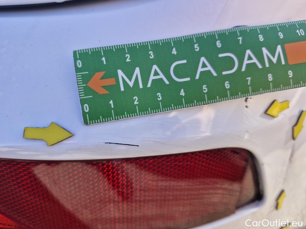  DS  DS7 DS DS 7 Crossback / 2017 / 5P / SUV BlueHDi 130 Auto PERFORMANCE Line + #29