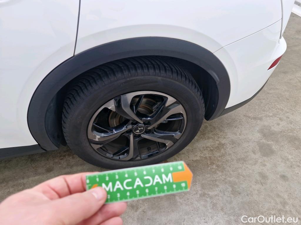  DS  DS7 DS DS 7 Crossback / 2017 / 5P / SUV BlueHDi 130 Auto PERFORMANCE Line + #42