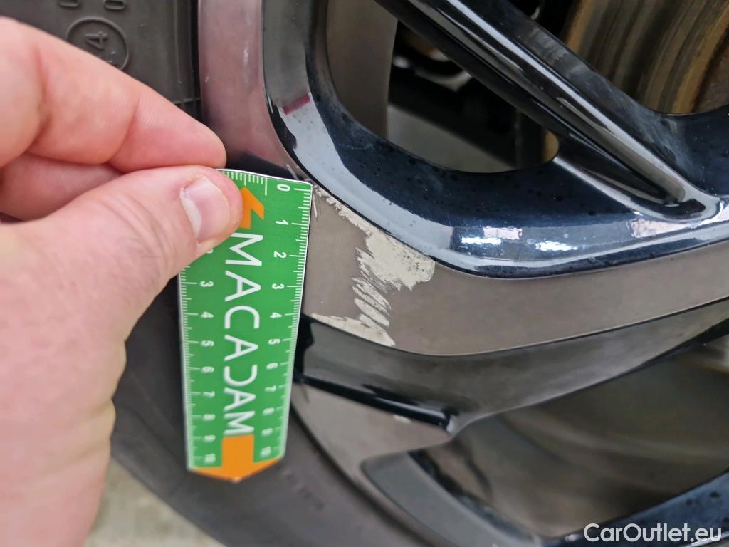  DS  DS7 DS DS 7 Crossback / 2017 / 5P / SUV BlueHDi 130 Auto PERFORMANCE Line + #39