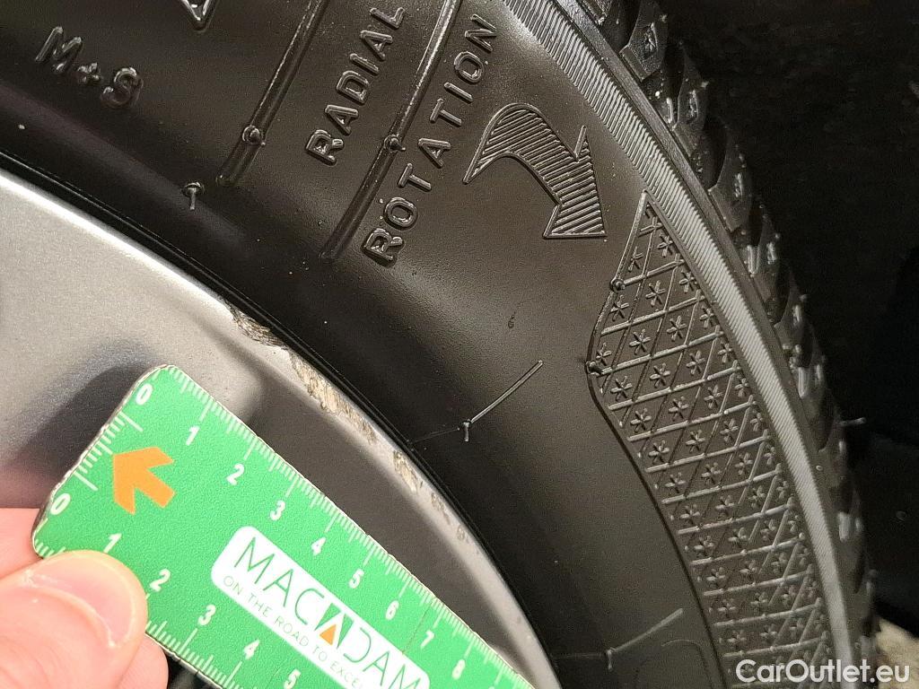  Mazda  CX-30 MAZDA  / 2019 / 5P / Crossover 2.0L e-Skyactiv X M Hybrd Sportline BVA6 #17