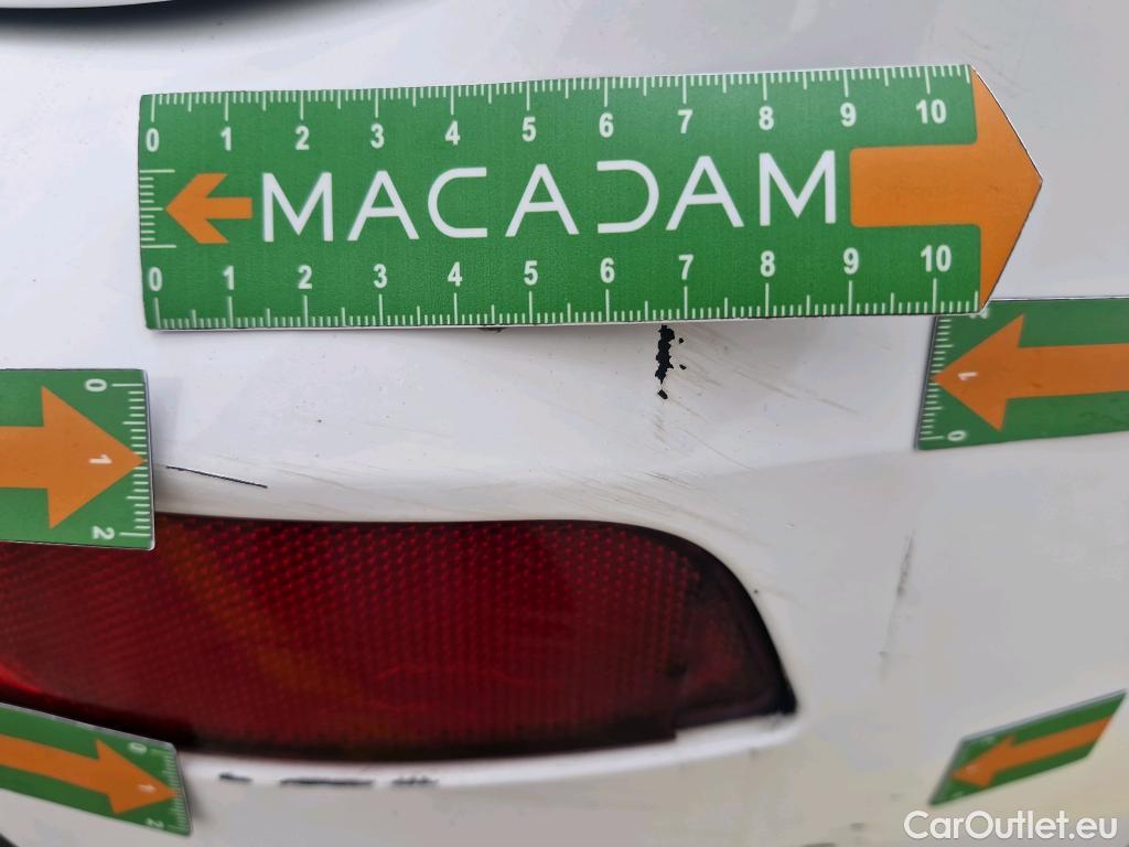  DS  DS7 DS DS 7 Crossback / 2017 / 5P / SUV BlueHDi 130 Auto PERFORMANCE Line + #24