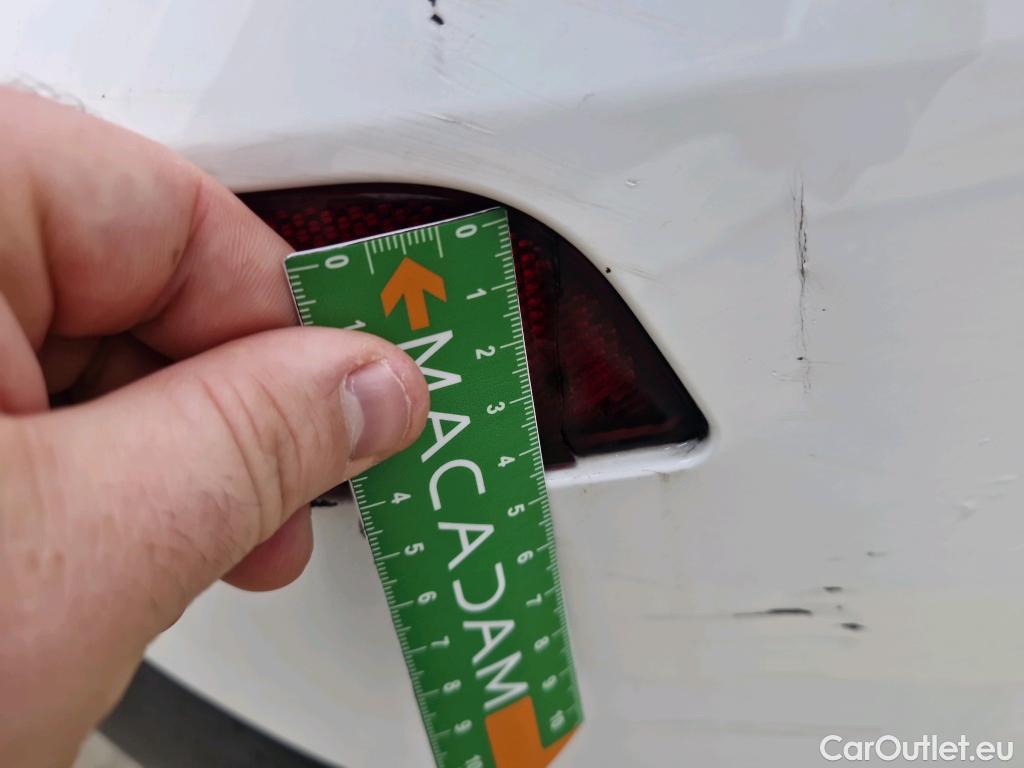  DS  DS7 DS DS 7 Crossback / 2017 / 5P / SUV BlueHDi 130 Auto PERFORMANCE Line + #33