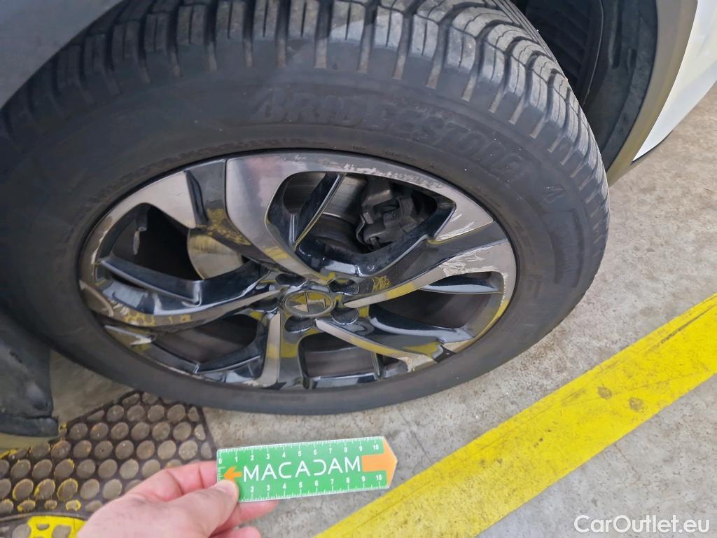  DS  DS7 DS DS 7 Crossback / 2017 / 5P / SUV BlueHDi 130 Auto PERFORMANCE Line + #54