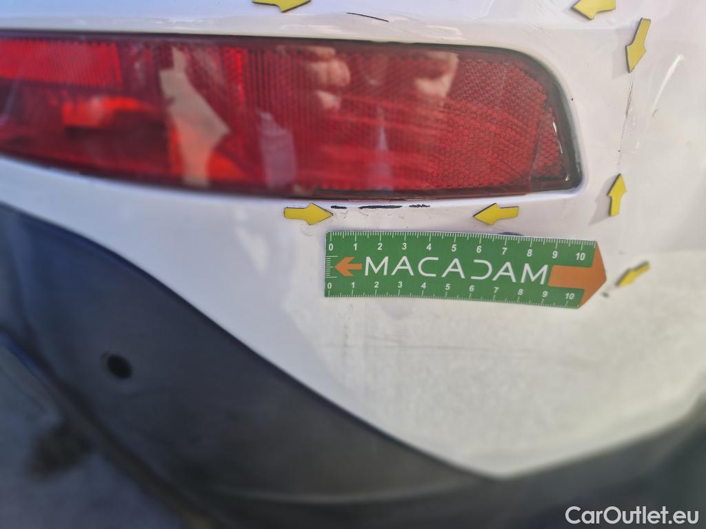  DS  DS7 DS DS 7 Crossback / 2017 / 5P / SUV BlueHDi 130 Auto PERFORMANCE Line + #32