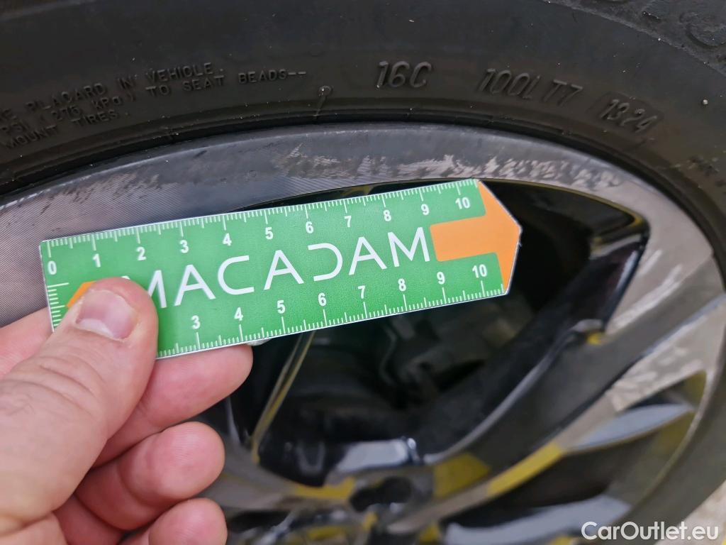  DS  DS7 DS DS 7 Crossback / 2017 / 5P / SUV BlueHDi 130 Auto PERFORMANCE Line + #46