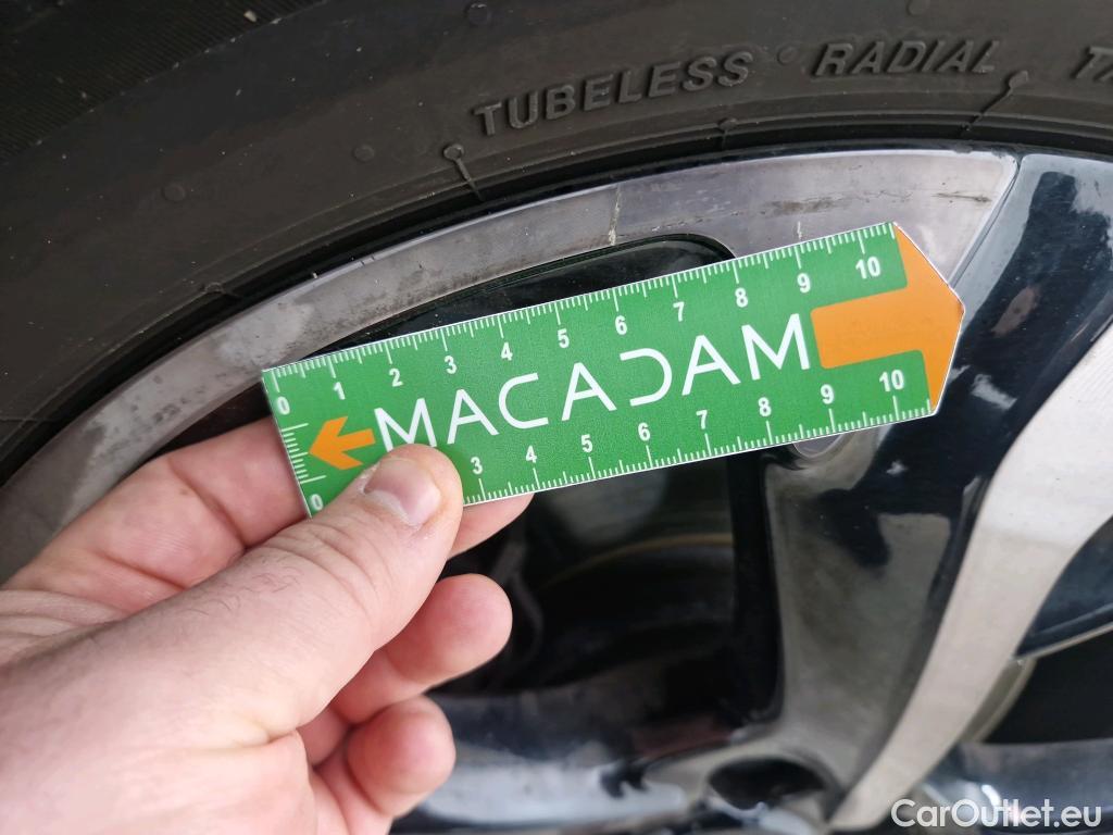  DS  DS7 DS DS 7 Crossback / 2017 / 5P / SUV BlueHDi 130 Auto PERFORMANCE Line + #62