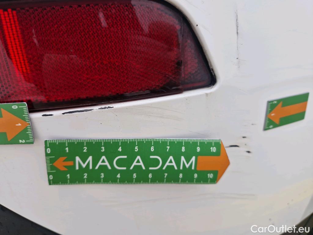  DS  DS7 DS DS 7 Crossback / 2017 / 5P / SUV BlueHDi 130 Auto PERFORMANCE Line + #23